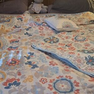 Floral Patterned Bedding Set